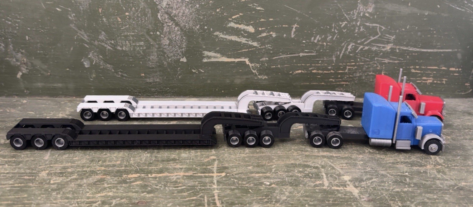 1:64 Scale 3 Axel Low Boys With converter dolly – Black & Sliver – Heavy Haul