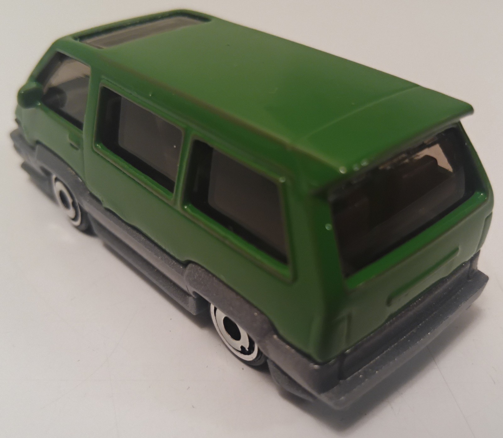 Hot Wheels: 1986 Toyota Van (Gone in Sixty Seconds Series 3-Momoko)