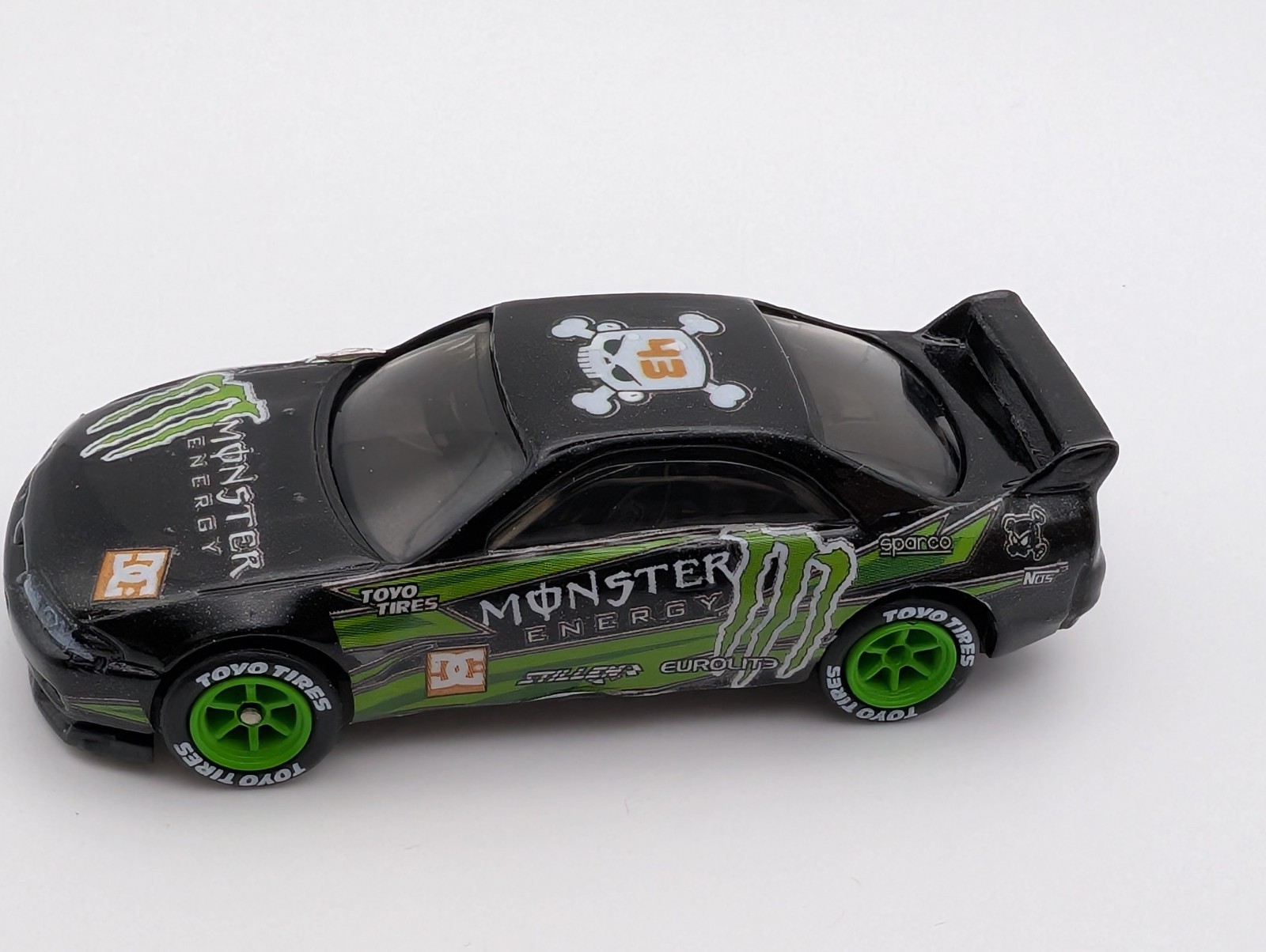Hot Wheels CUSTOM Nissan Skyline GT-R R33 BCNR33 Monster Energy HOONIGAN Toyo