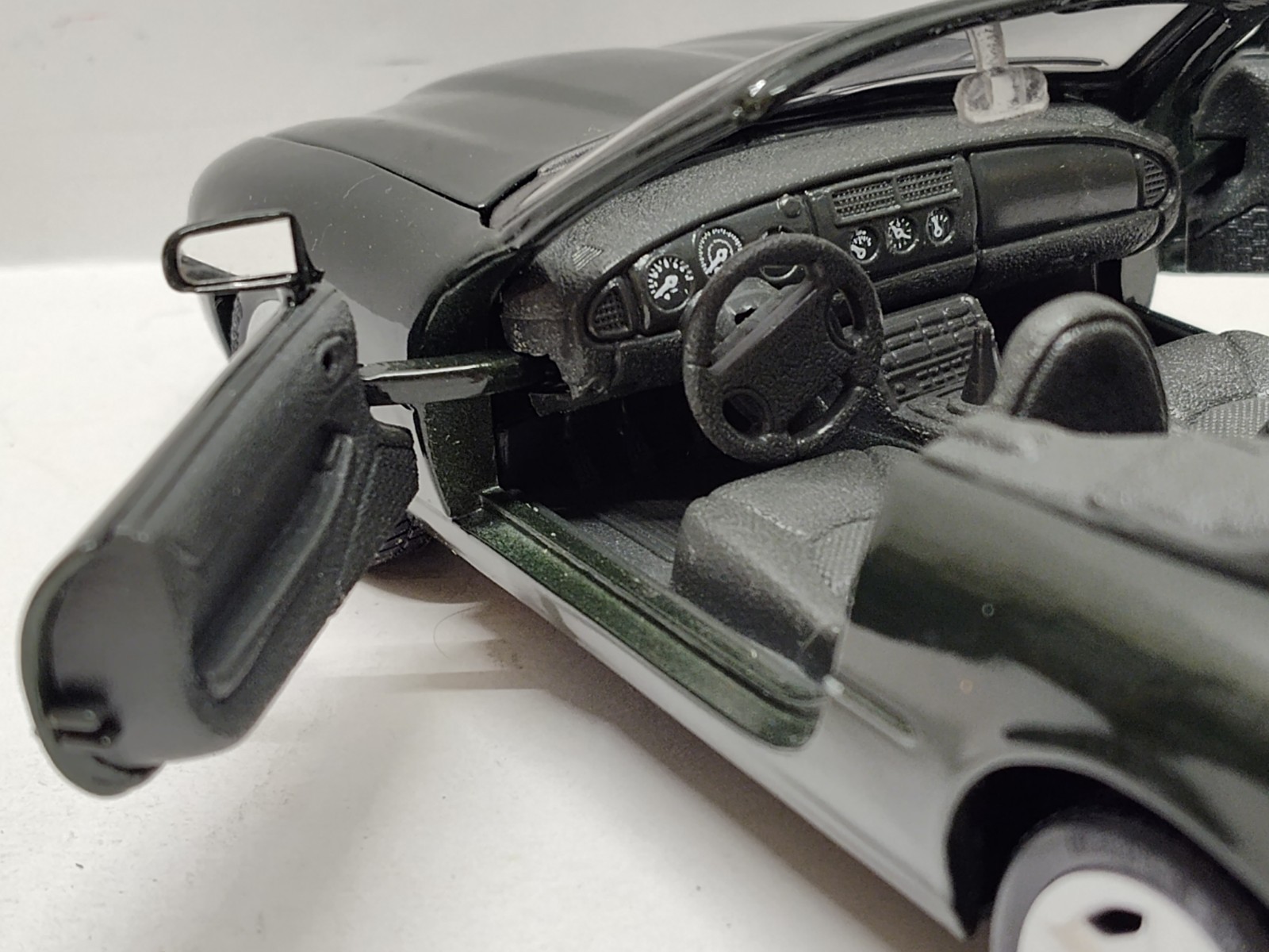 Maisto 1996 Jaguar XK8 Convertible Roadster 1:24 Scale Diecast Car Dk Green Toy