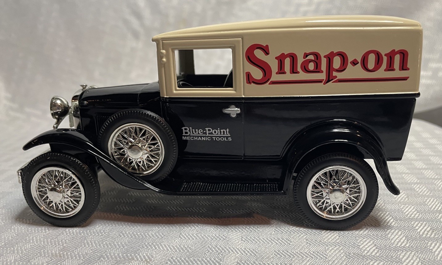 Snap On 1929 Ford Model A Delivery Van Locking Coin Bank Diecast New