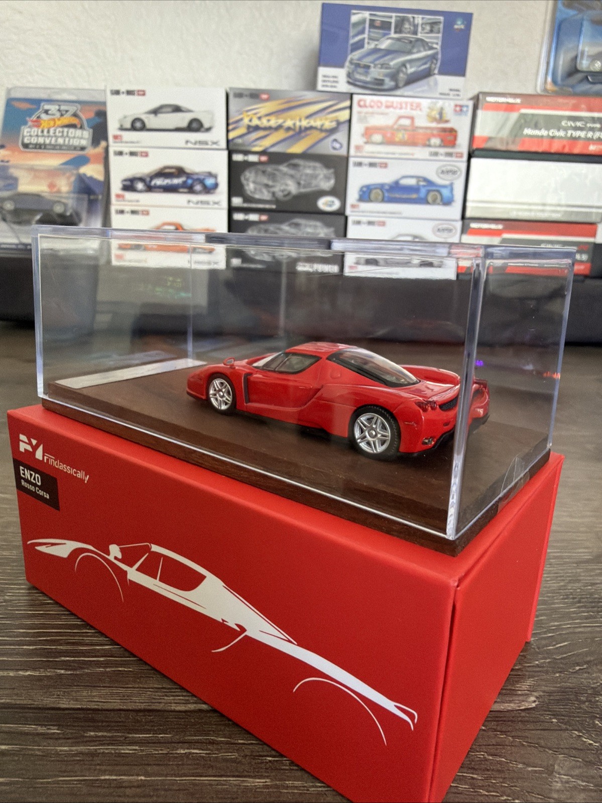 Find Classically 1:64 Ferrari Enzo Rosso Corsa Red W/ Wooden Base & Acrylic