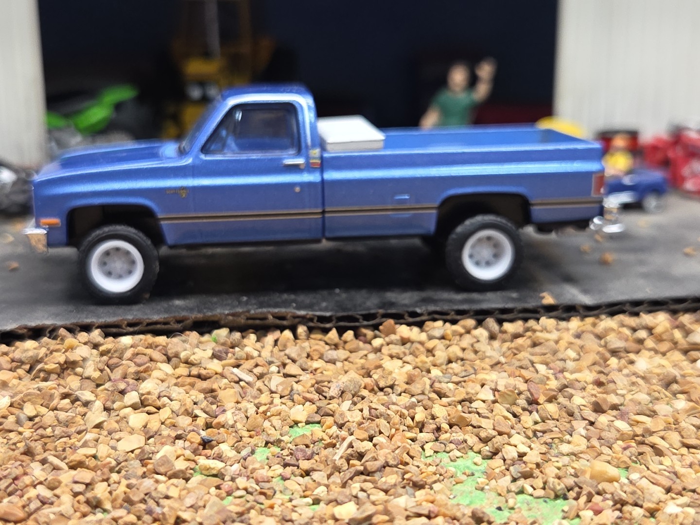 CUSTOM BUILT LIFTED 1:64 CHEVEROLET 1986 HIGH SIERA SQUARE BODY CHEVY 4×4 mud