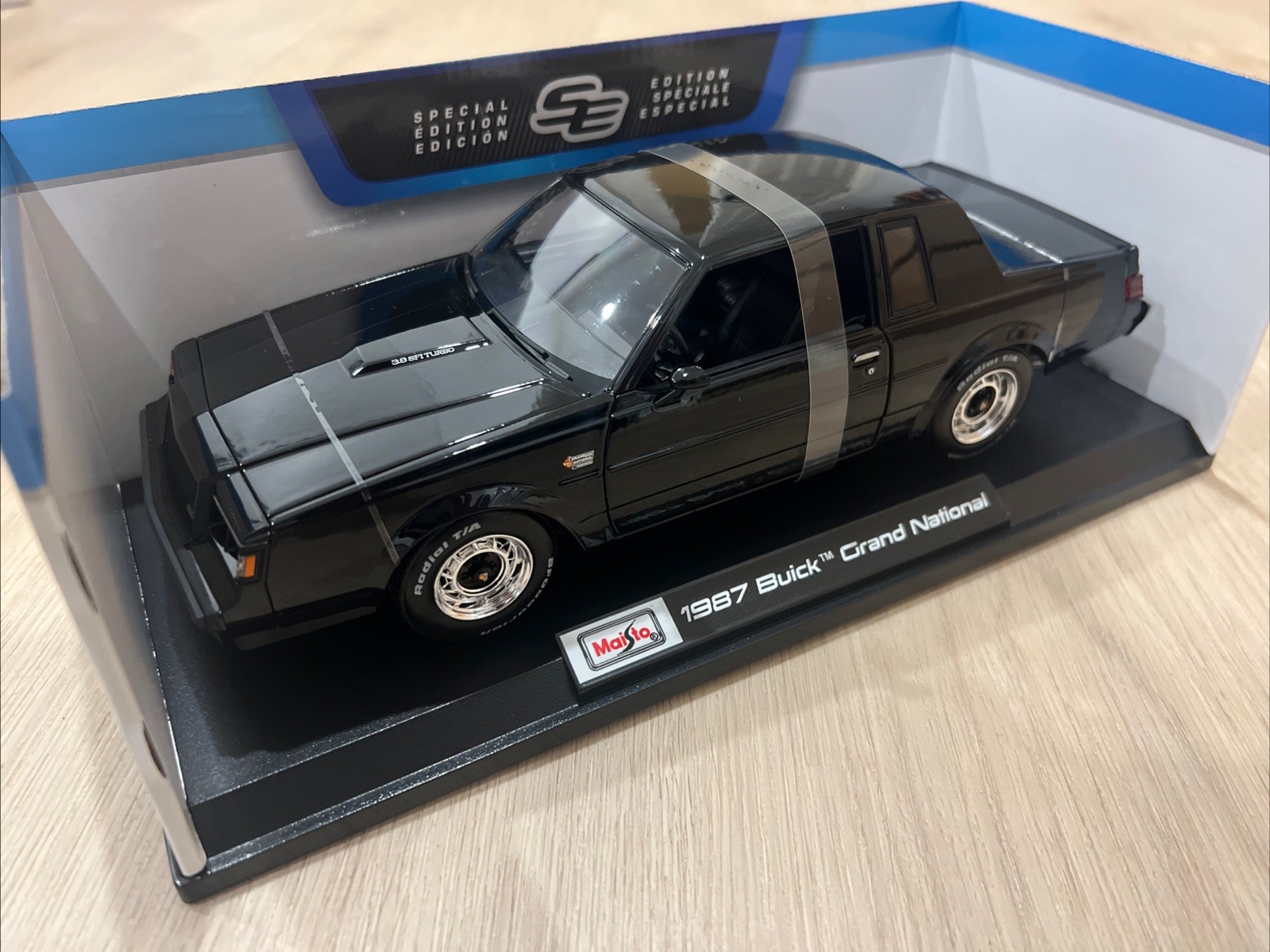 1987 BUICK REGAL GRAND NATIONAL BLACK 1/18 DIECAST MODEL CAR MAISTO 31479