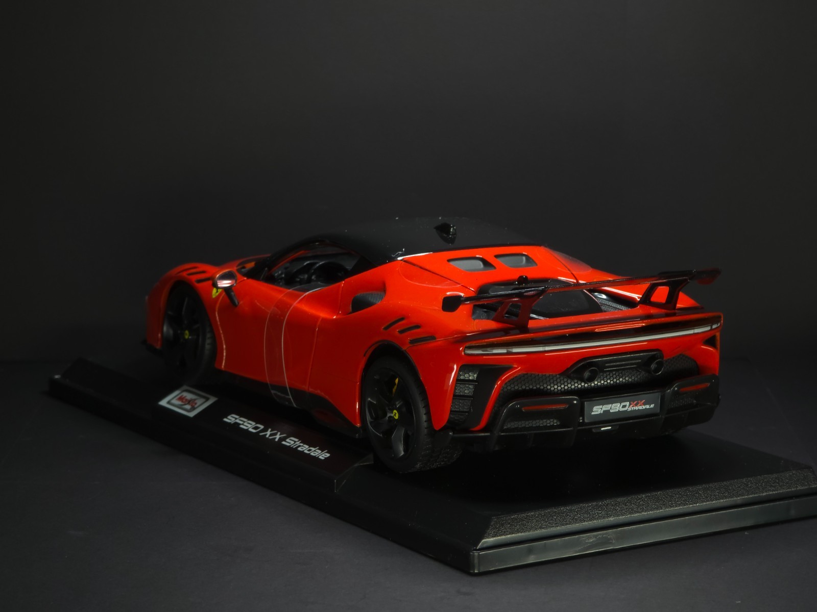 Ferrari SF90 XX Stradale 1:18 Maisto Exclusive Style Special Edition – Red
