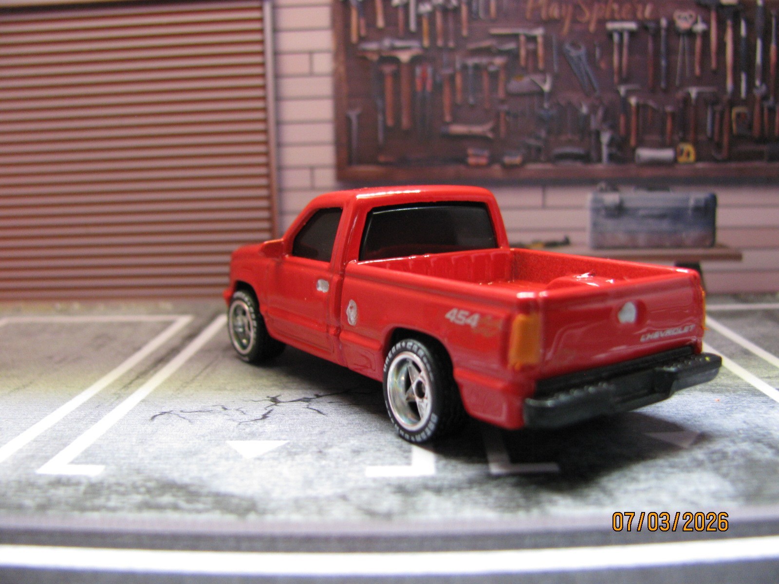 2025 Maisto 1993 Red Chevrolet 454 SS Pickup Truck, w/Real Riders Wheel Swap
