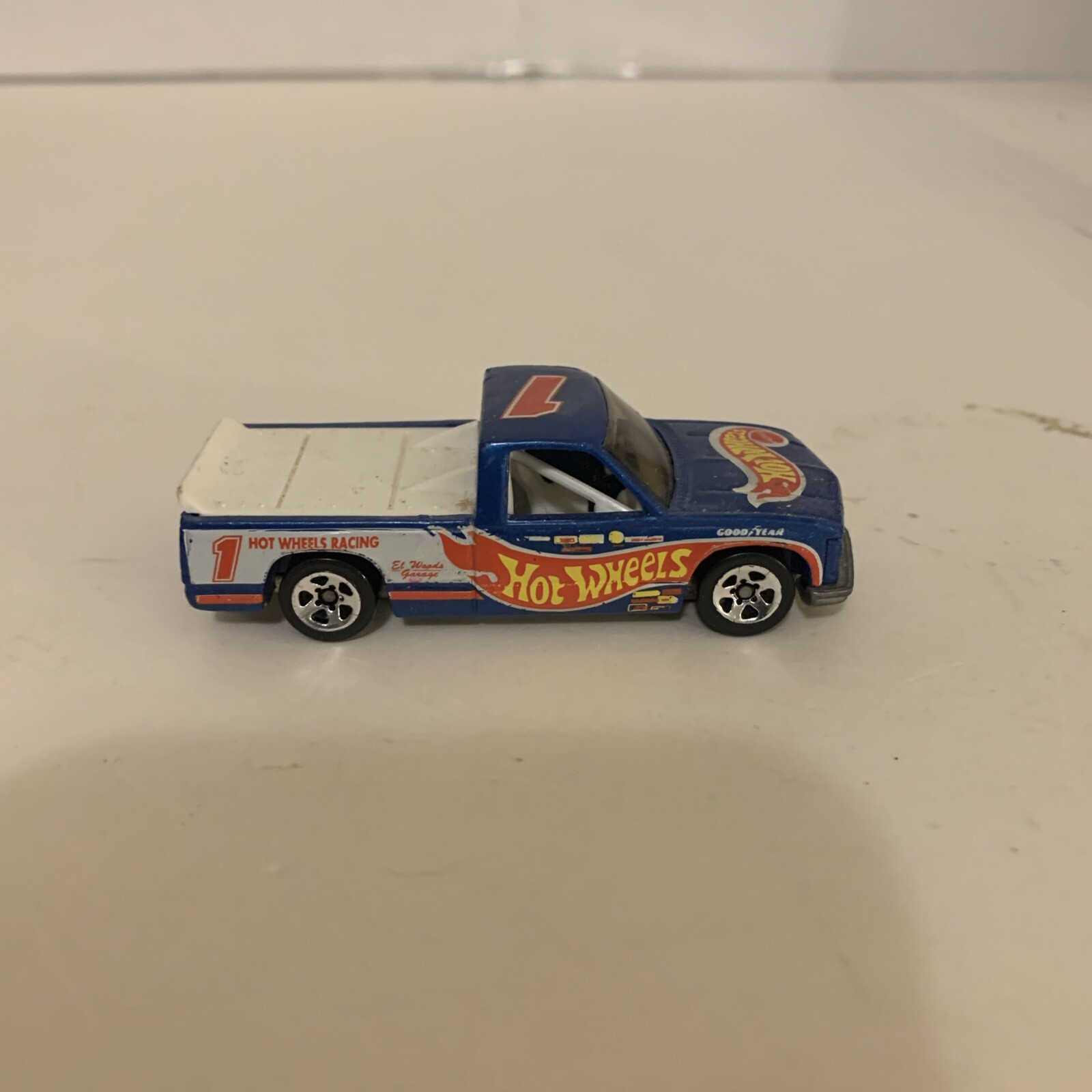 Hot Wheels 1996 Chevy 1500, Real Riders Swap Race Team Series III 2 of 4 #534,