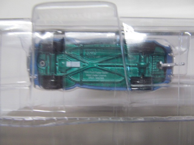 Greenlight Hitch &Tow GREEN MACHINE – ’42 Ford Fordor Super Deluxe w/Tear Drop