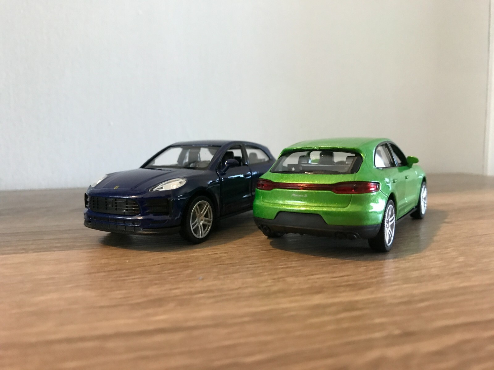 PORSCHE MACAN S CAR BRAND NEW SUV DIECAST VEHICLE ~1/36 COLLECTORS MODEL GIFT