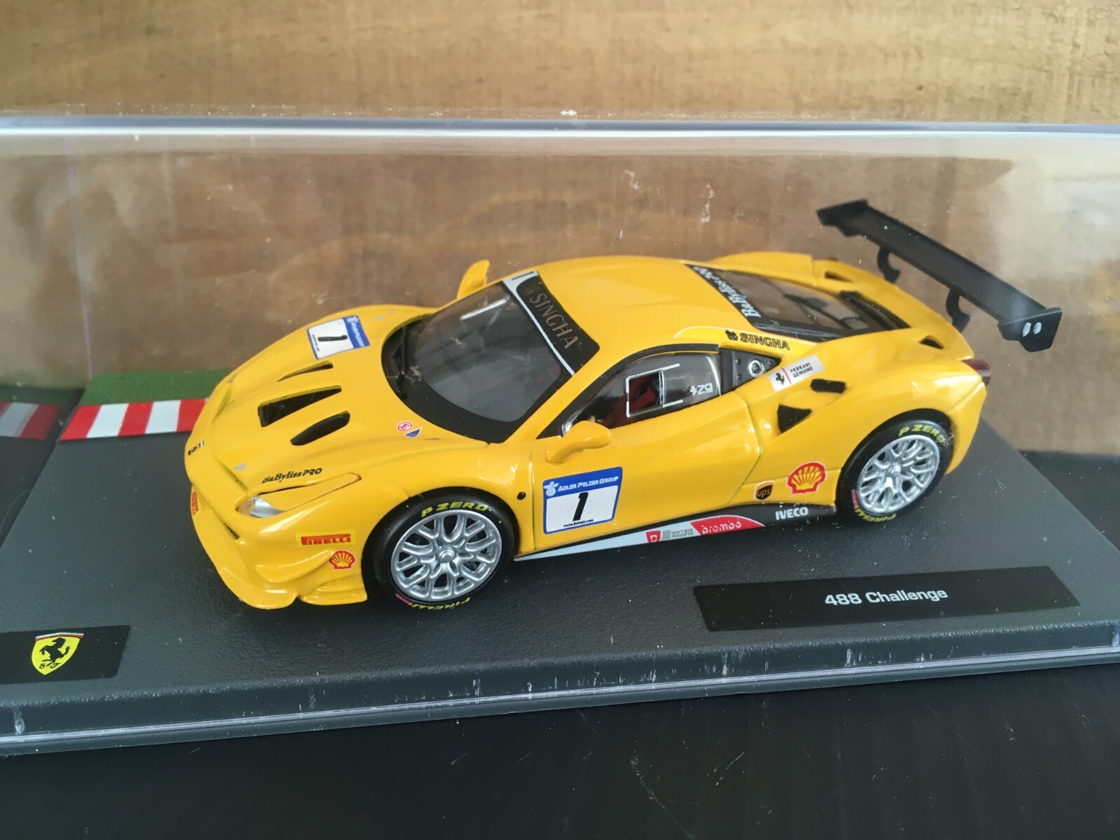 1:43 scale diecast model Ferrari 488 Challenge #1 2017 SINGHA Motorsport