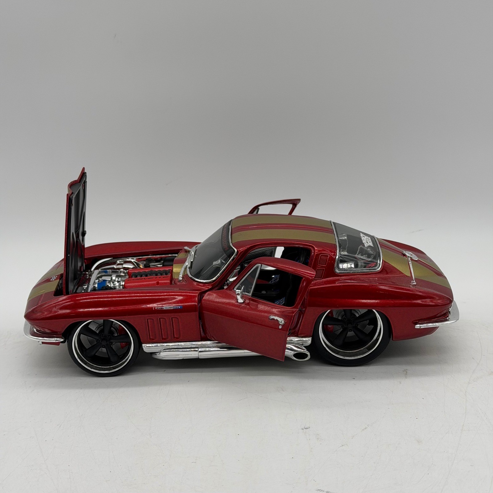 Maisto Pro Rodz 1965 Chevrolet Corvette 1/18 Red/Gold Racing Stripes Diecast Car