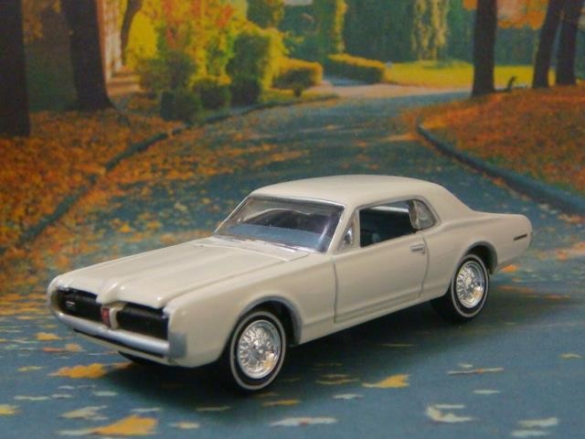 1st Gen 1967–1970 Mercury Cougar 289 V8 Luxury Sport Coupe 1/64 Scale Ltd Edit D
