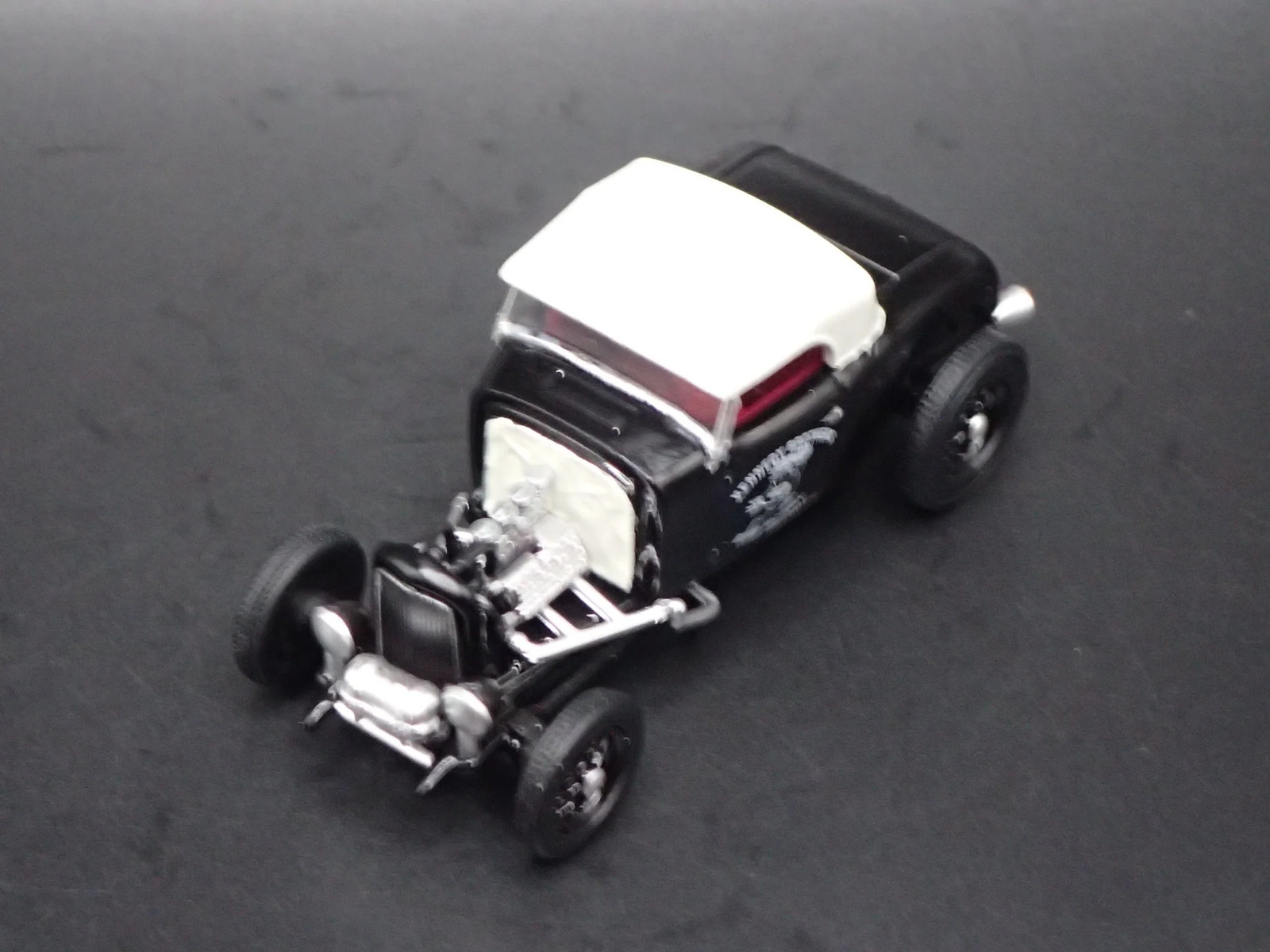 1932 32 FORD ROADSTER HOT ROD KENNEDY BROTHERS 1:64 SCALE DIECAST MODEL CAR