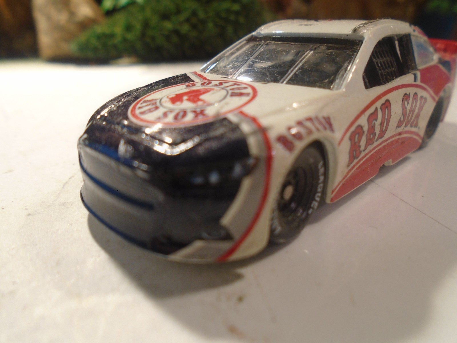 LIONEL/MLBP RACING 1/64 SCALE DIECAST BOSTON RED SOX CAR, EXCELLENT 1-185-1