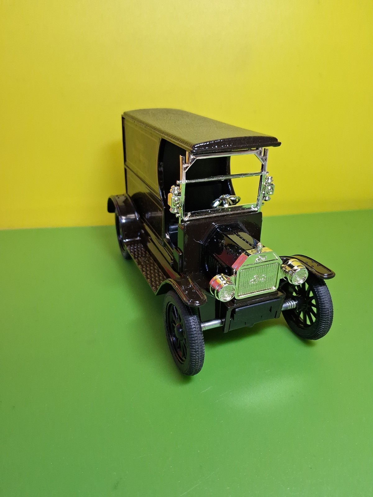 UPS United States Parcel 1913 Model T Package Car Panel Side Truck