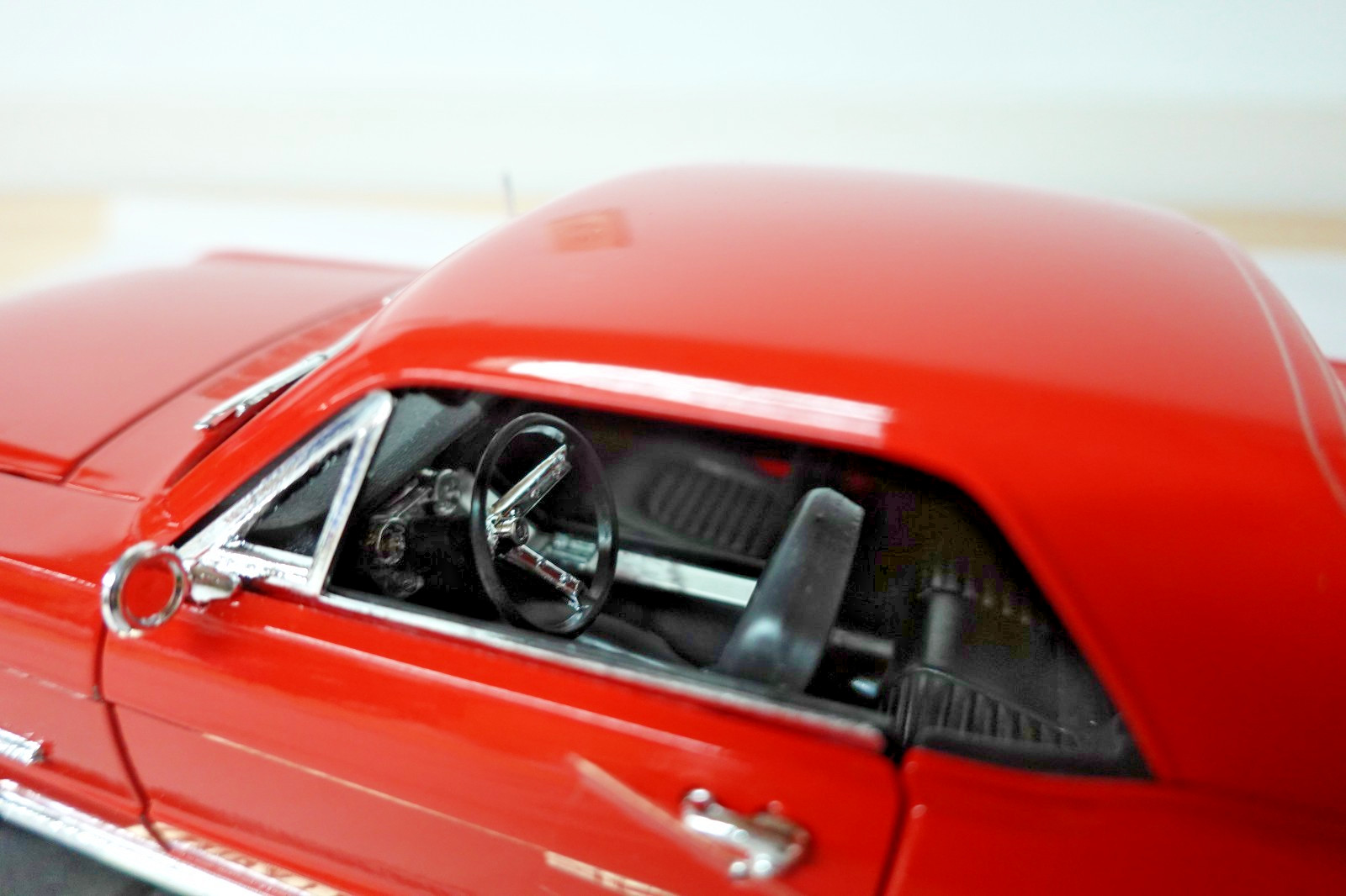 Mira 6126 1964 1/2 Red Ford Mustang Hardtop Golden Line 1:18