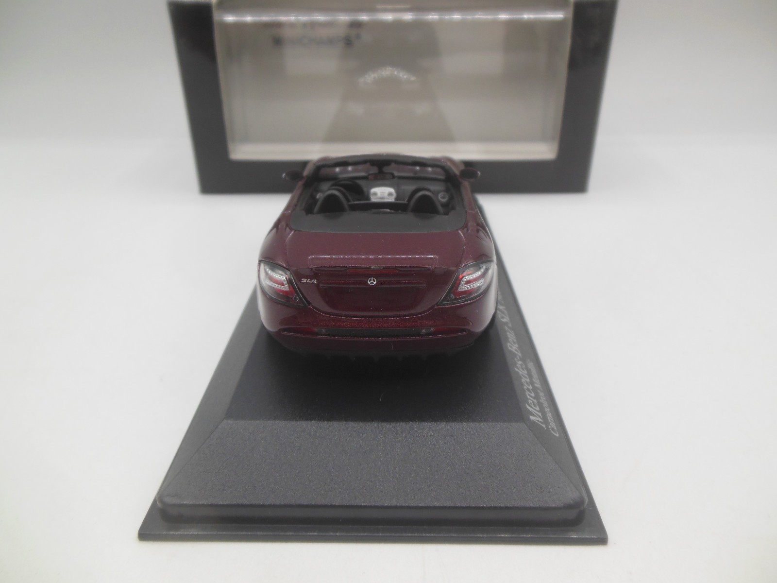 Minichamps 400 037130 2007 Mercedes Benz SLR Mclaren Roadster Red Metallic 1:43