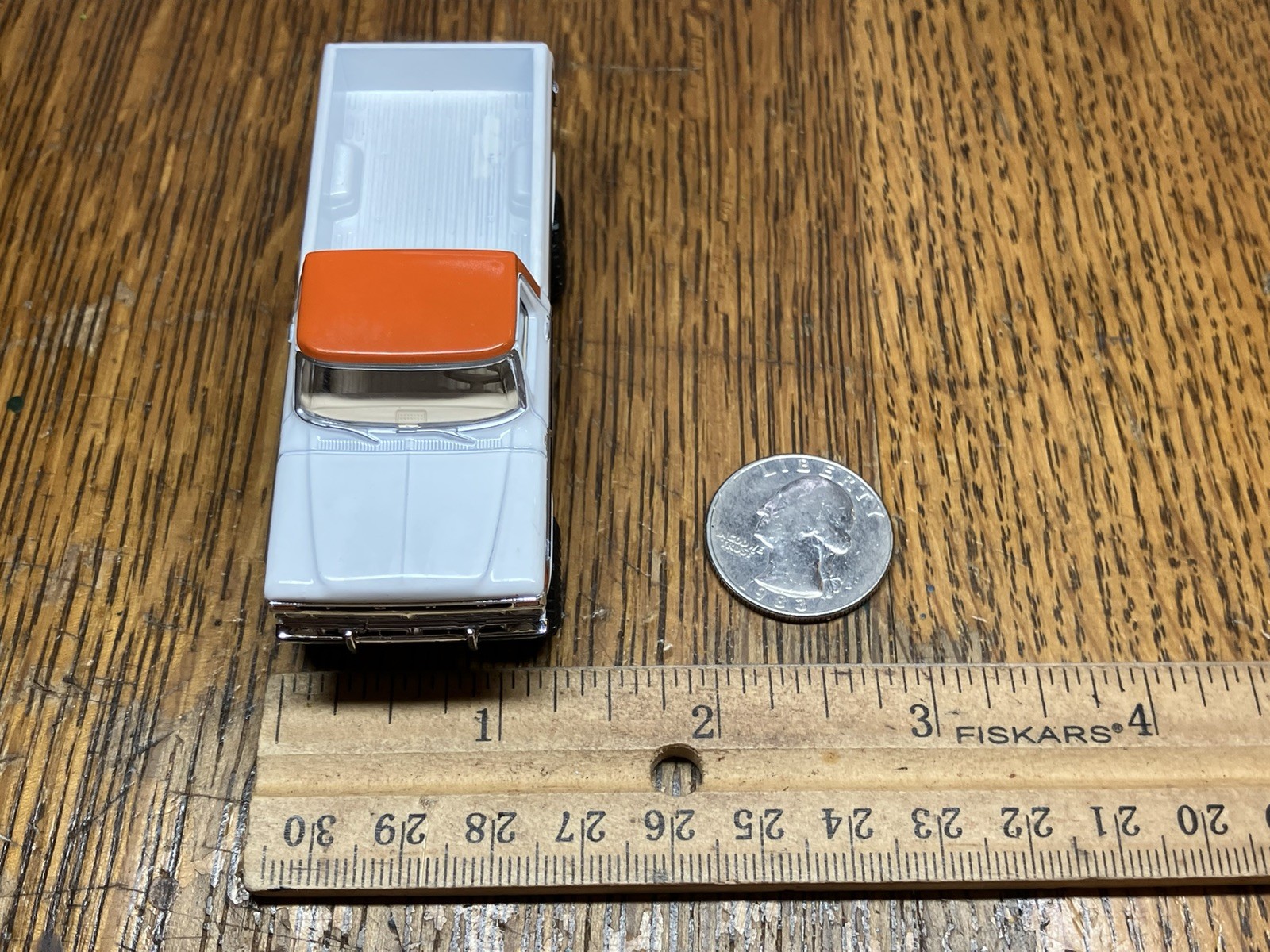 1977 Ford F-150 Ranger Explorer Lifted 4×4 Truck 1/64 Diecast Custom Greenlight