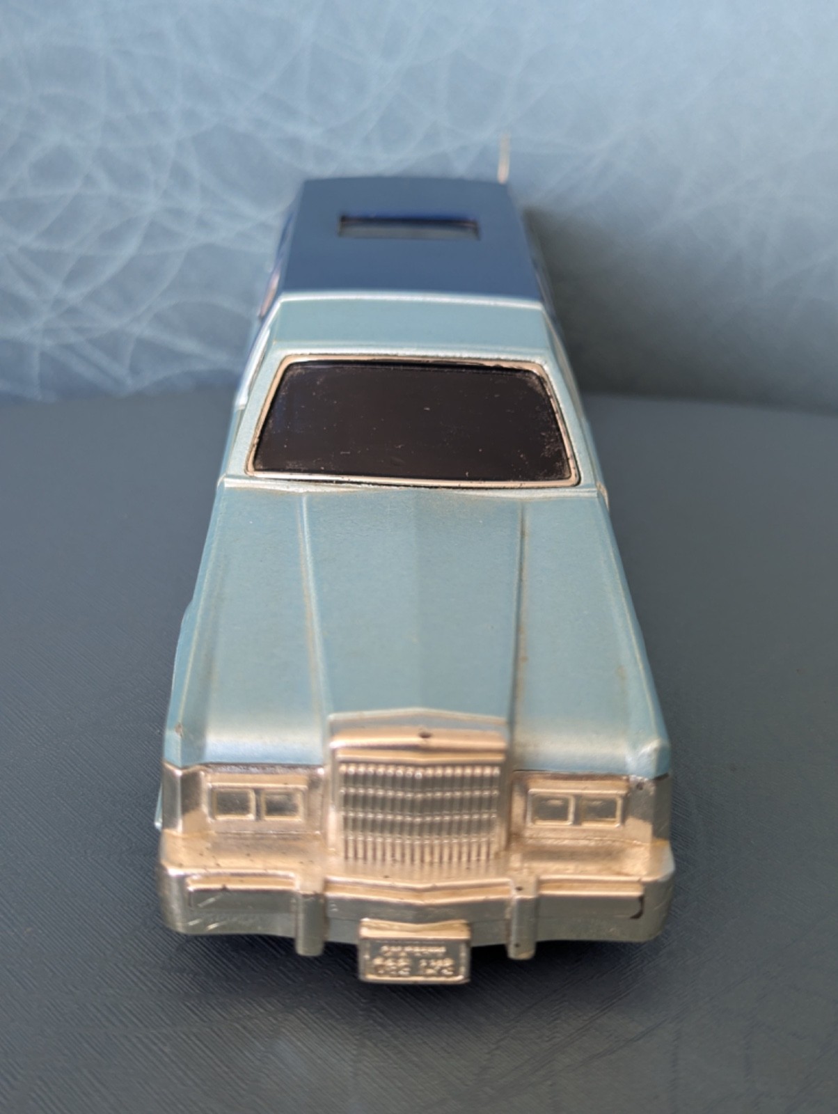 Majorette 3045 Series Super Stretch Limousine Dark/Light Blue, Doors Work