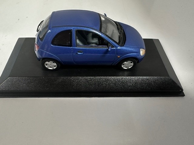 Ford Ka Painted bumpers 1:43 MINICHAMPS diecast Dealership model shelf wear