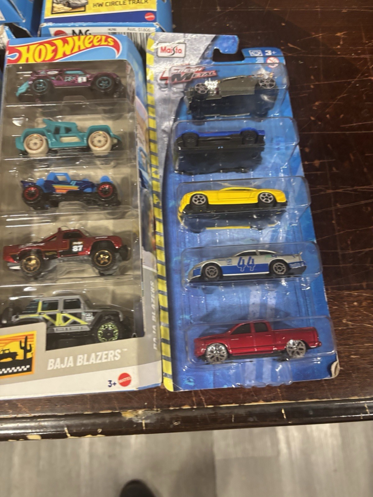 Lot of 7 Hot Wheels 5 Car Gift Packs NEW Plus 2 Maisto 5 Cars- One 8 Cars Pack