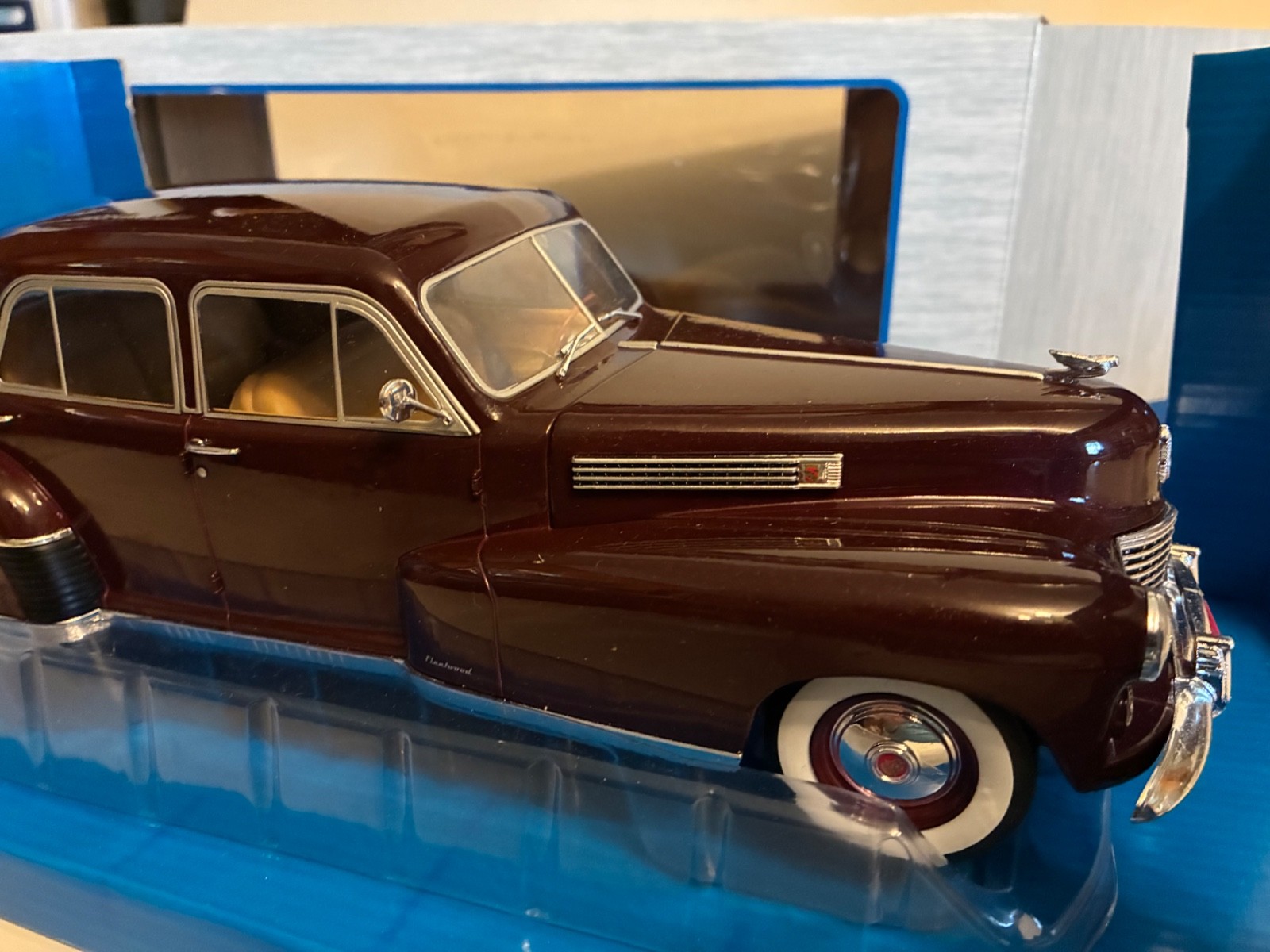 MCG (MODEL CAR GROUP) 1941 CADILLAC FLEETWOOD 1/18 SCALE new in BOX