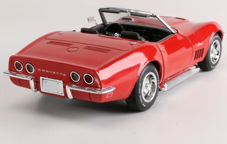 Corvette Chevrolet StingRay Race Car Chevy Classic Hot Rod Metal Promo Model
