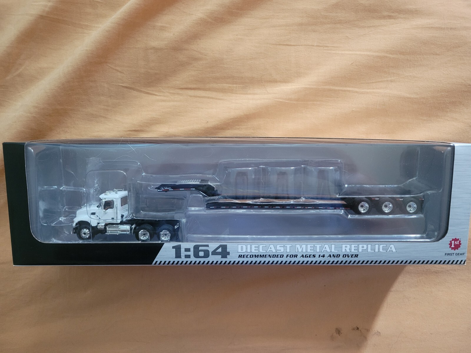 1st gear 1/64 diecast semi truck mack low boy