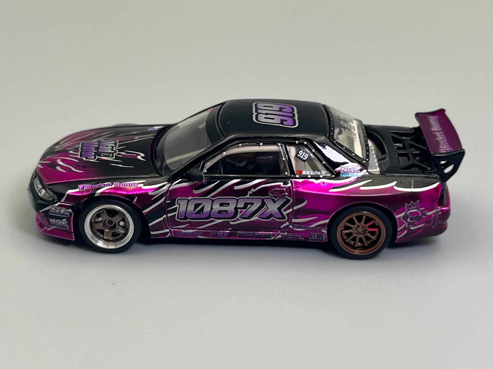Pandem Nissan Skyline GT-R R32 “Echo Gao” Formula Drift 1087X Poprace 1/64 scale