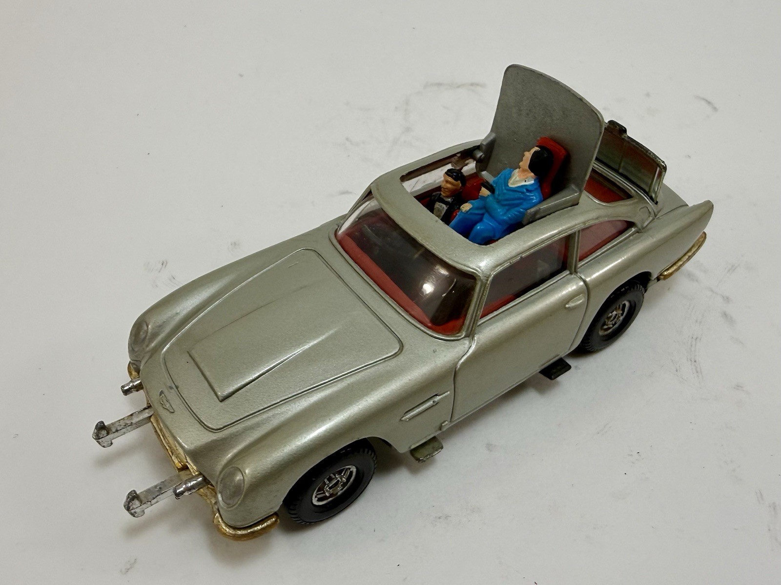 Corgi James Bond Aston Martin DB5 #271 w/ Box, 2 Figures, All Functions Work