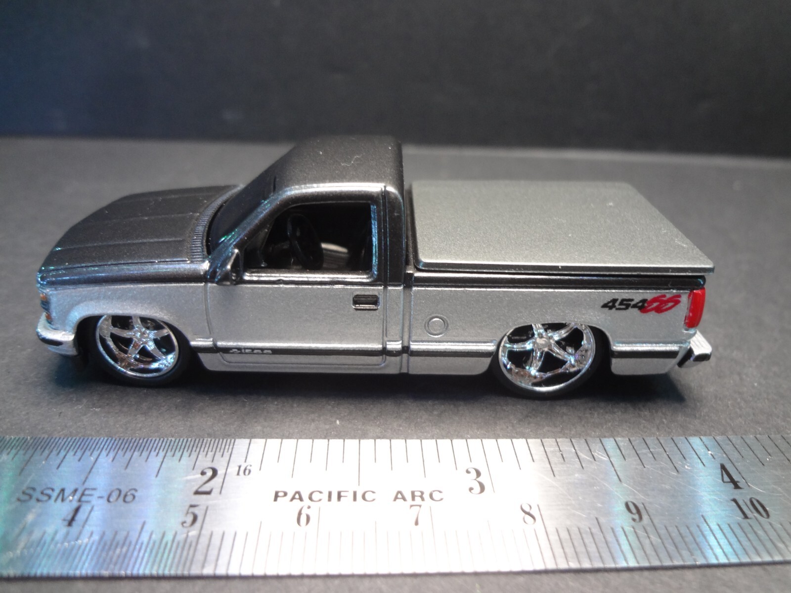 MaisTo 1993 Chevrolet 454 SS Pickup Silver – Loose 1:64