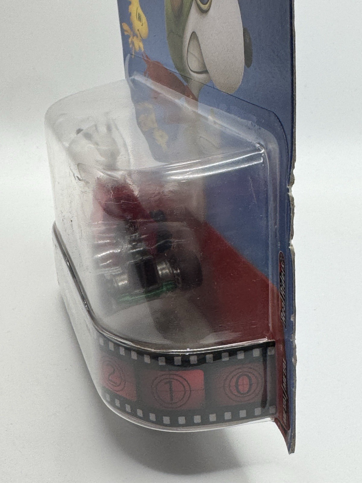 Hot Wheels Peanuts Snoopy – 1:64 Diecast Car Real Riders (READ)
