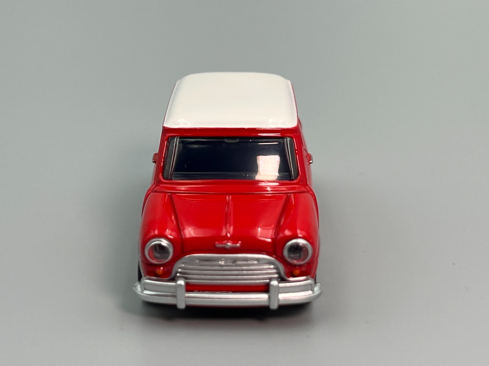 Morris Mini Cooper Classic Mini Red White Roof Tomica Premium #12 1/50 scale