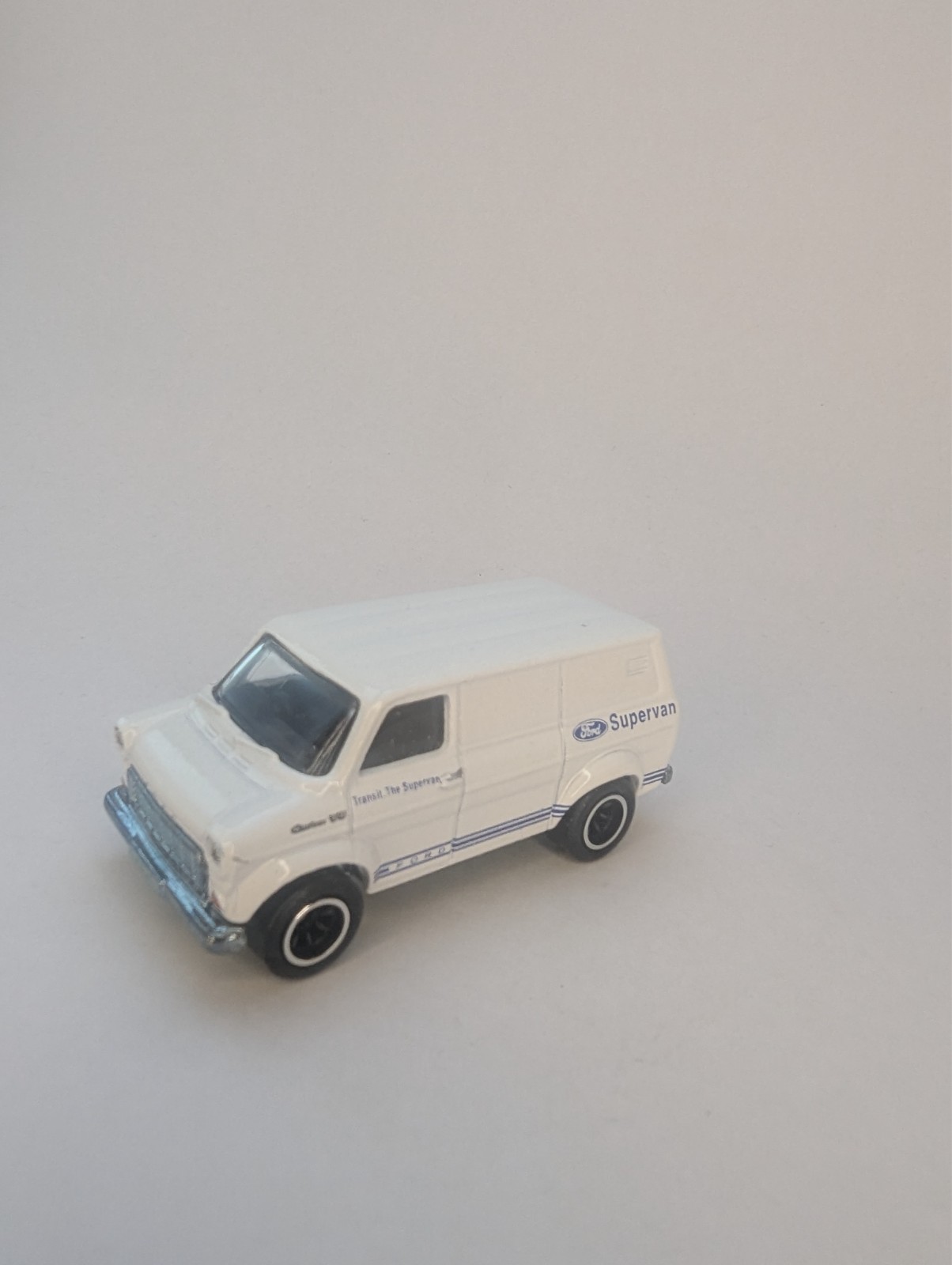 Hot Wheels 2015 Real Riders Heritage White Ford Transit Supervan