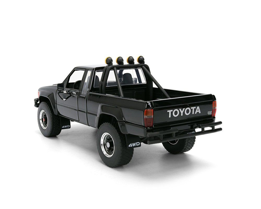 1985 TOYOTA SR5 PICKUP BLACK W/SKATEBOARD BACK TO THE FUTURE 1:24 JADA 36479