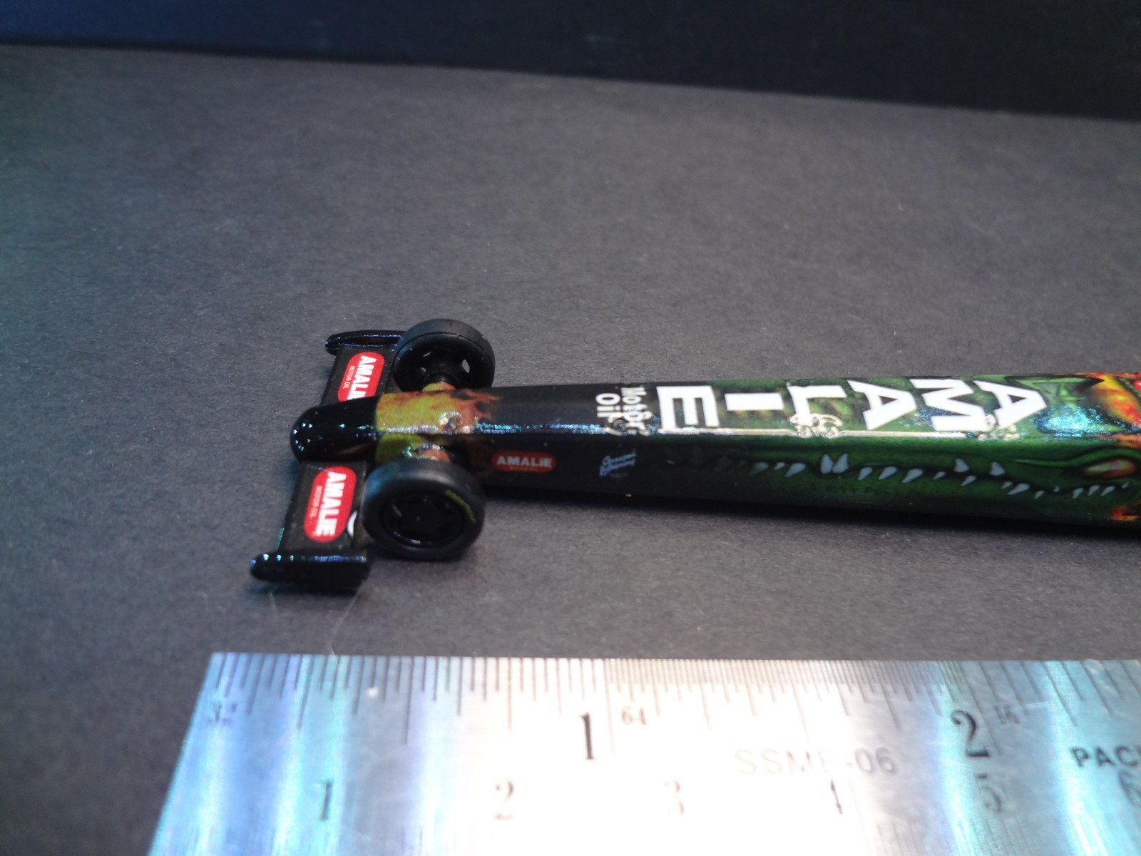 Auto World Amalie Motor Oil Terry McMillen NHRA Top Fuel Dragster – 1:64