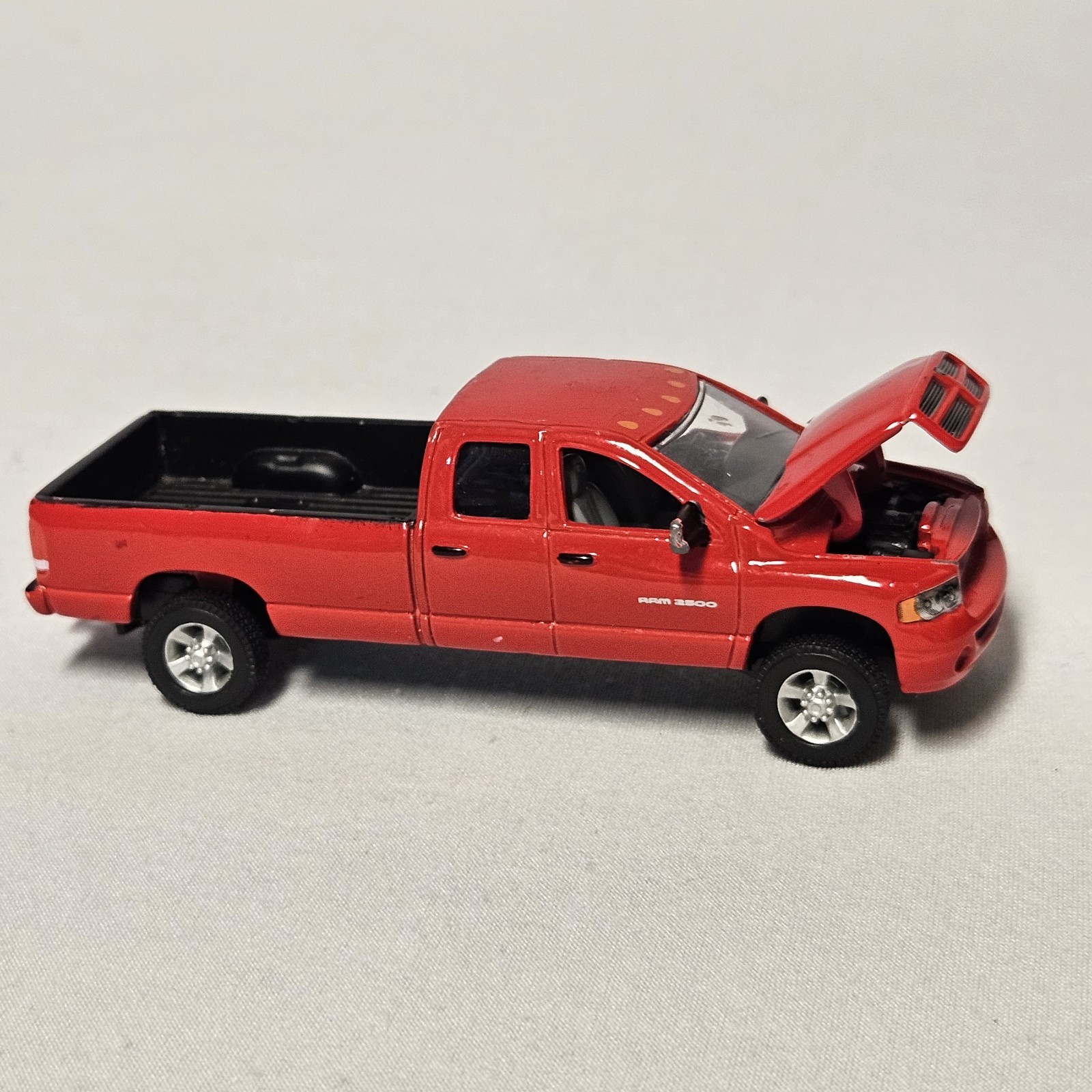 Dodge RAM 2500 Red 2002 – 2005 ERTL Die Cast Chrysler Group Truck RC2