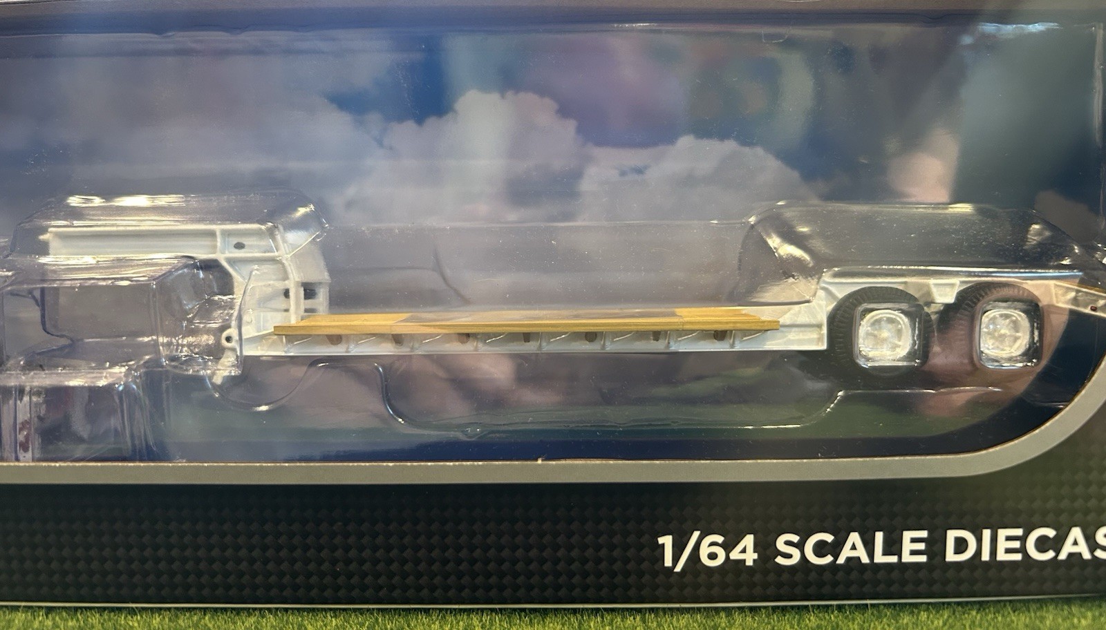 Dcp Western Star with Rogers Low Boy 1/64