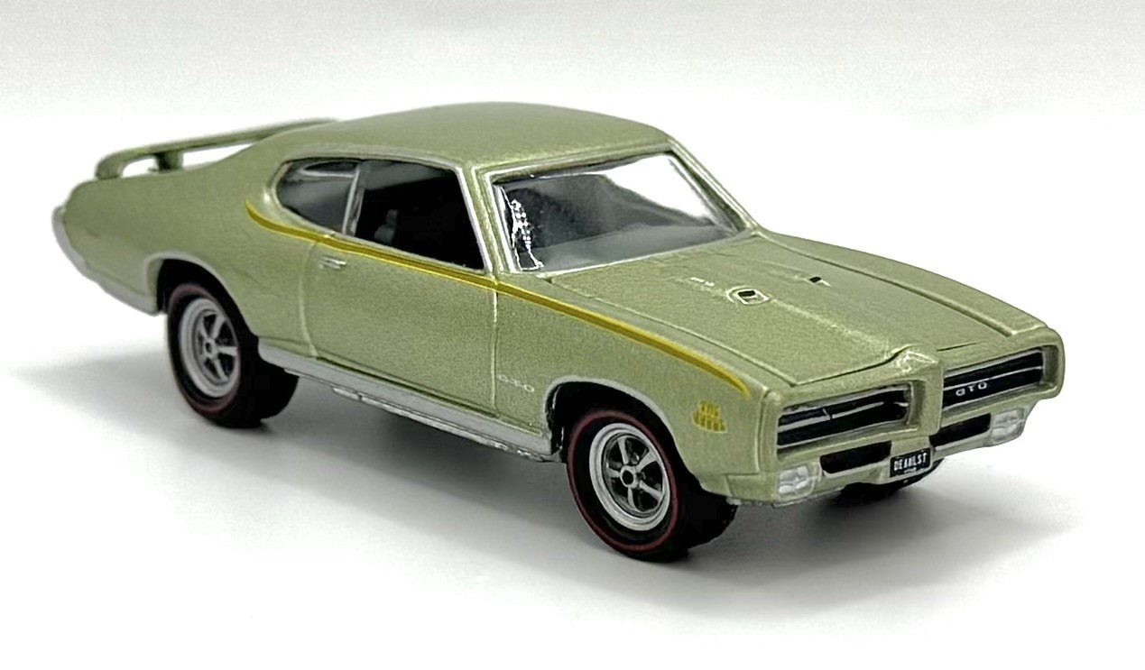 HTF 1969 Pontiac GTO Judge 6.6L 400 V8 – Limelight Green – 1:64 Scale – A Body