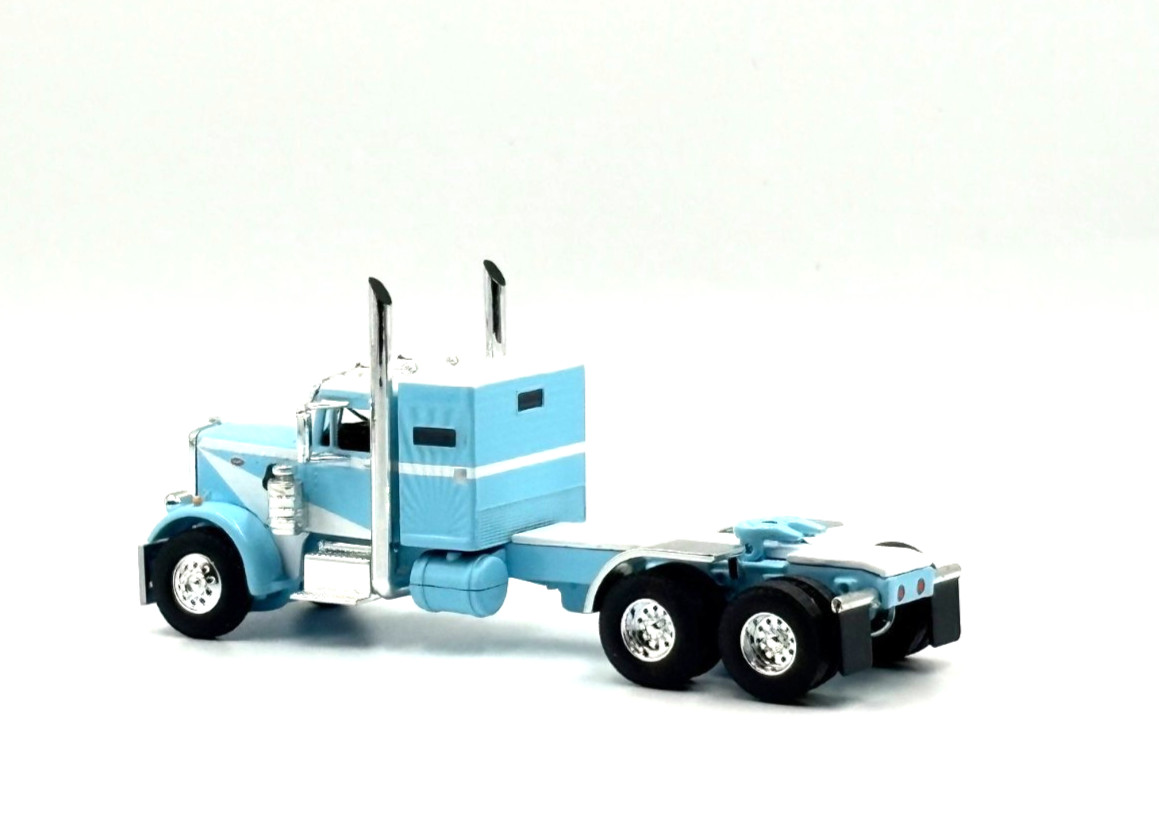 DCP 1/64 Peterbilt 351 Long Frame Cab 36″ Sleeper Wilson Livestock Tr. 60-1816
