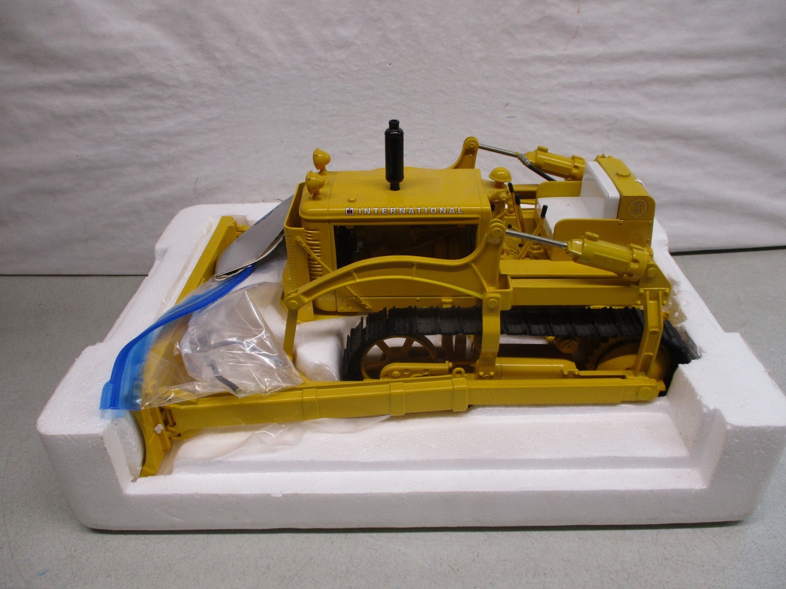 Speccast International Harvester TD-14 Industrial Crawler 1/16