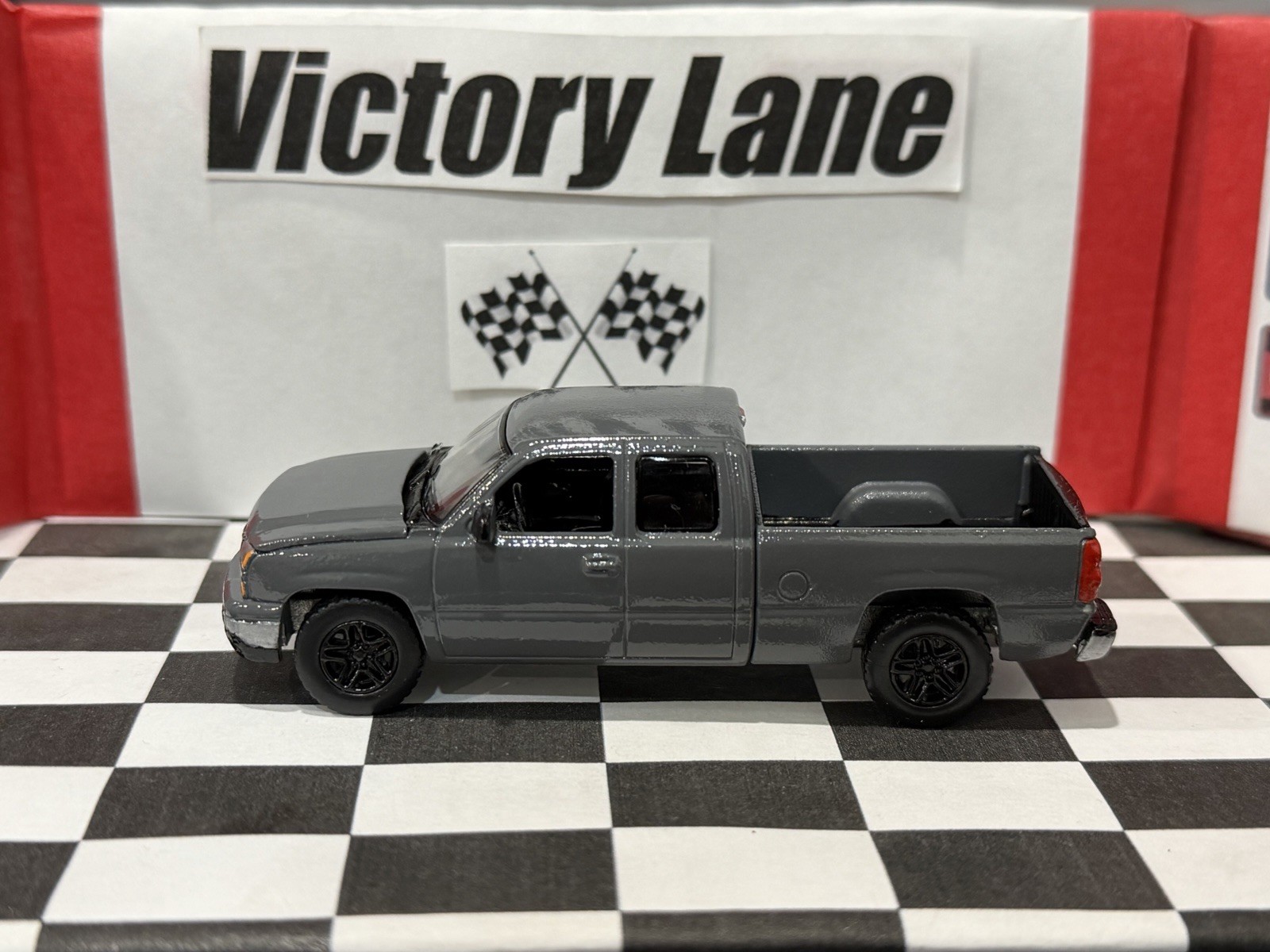 Custom Painted Auto World 2006 Chevy Silverado 1500 Classic 1 Of 1 1/64 Scale