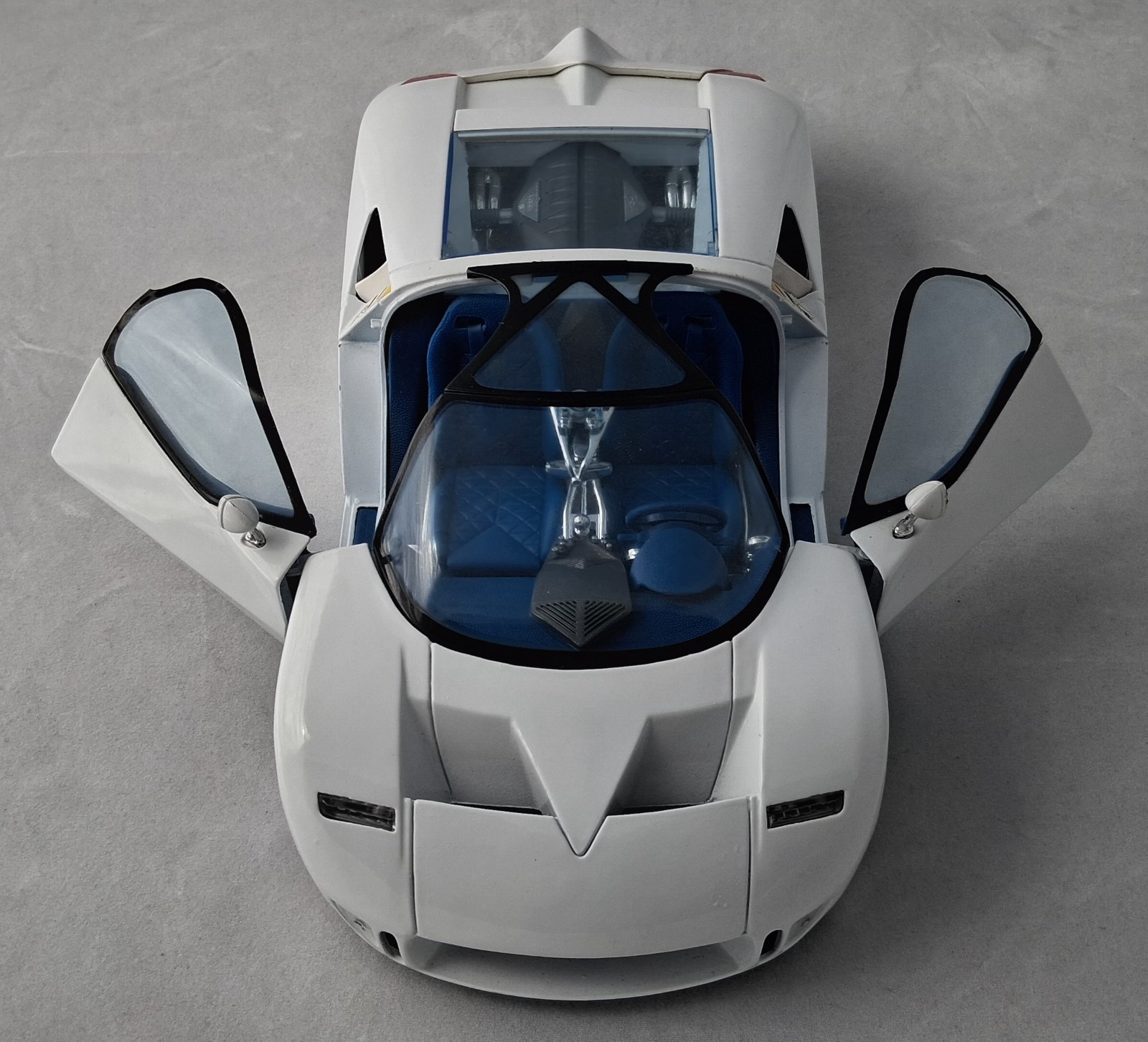 1995 Ford GT90 1:18 Diecast (White) : Maisto