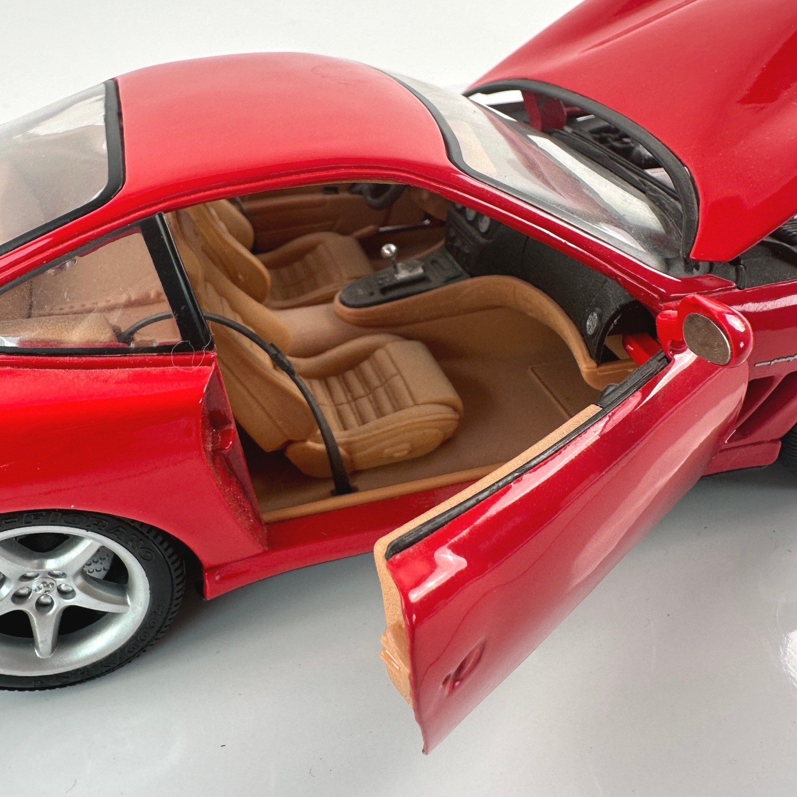 Ferrari Diecast Model Car Red 550 Maranello Pininfarina 1:18 Rosso Corsa