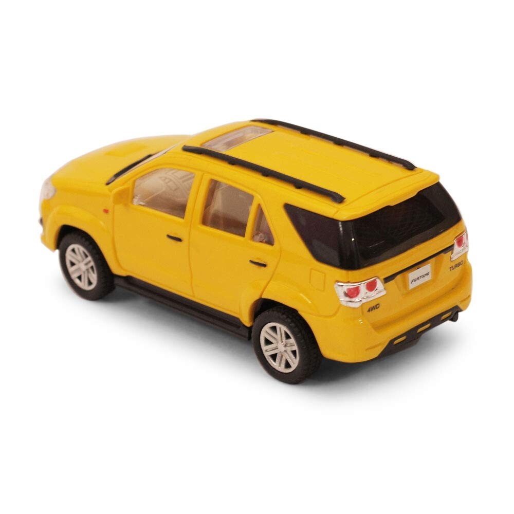 Fortuner Pull Back Car (Multicolor)