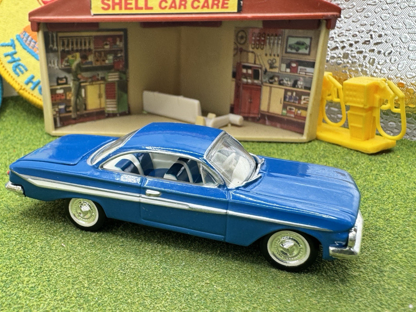 Revell 1961 Chevy Impala Diecast Car NM 1/64th Scale Issue #69 GM 2001