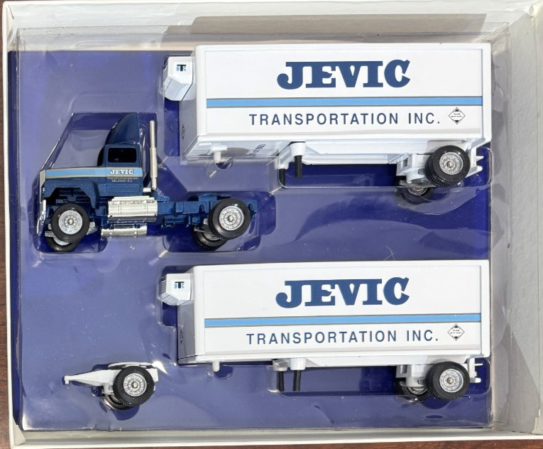 Jevic Transportation Doubles 1996 Winross Trucks FL/S