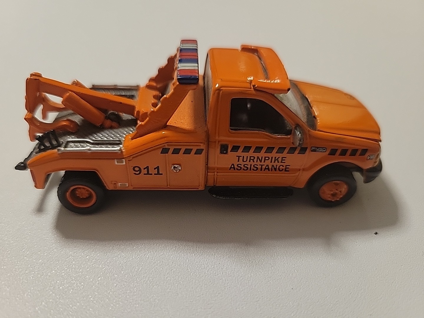 Ford Wrecker Tow Truck Super Duty Recovery Rig 1/64 Scale Wheels Limited Edition