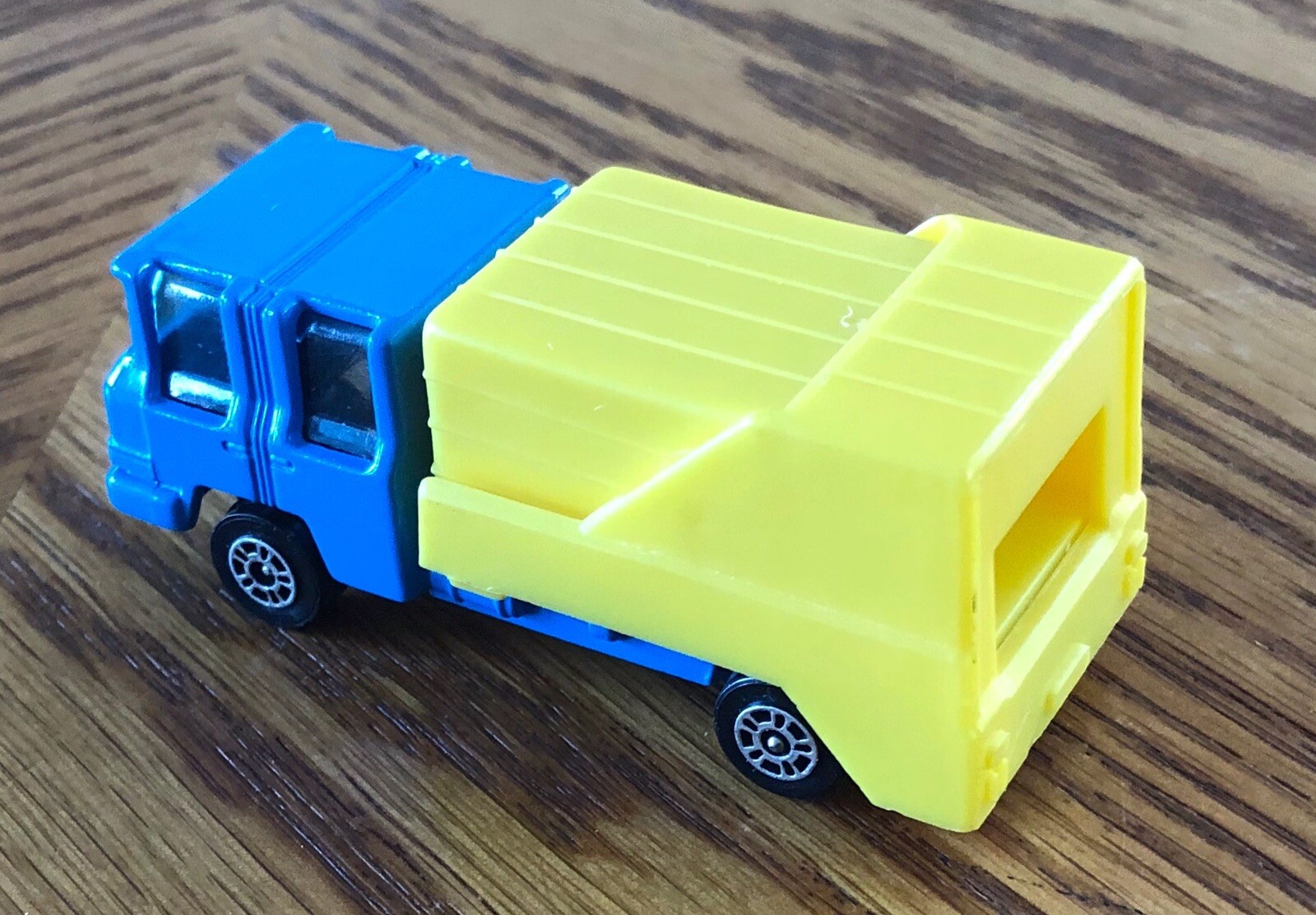 Corgi Juniors (United Kingdom) 1/72nd Refuse (Garbage/Waste/Trash) Truck