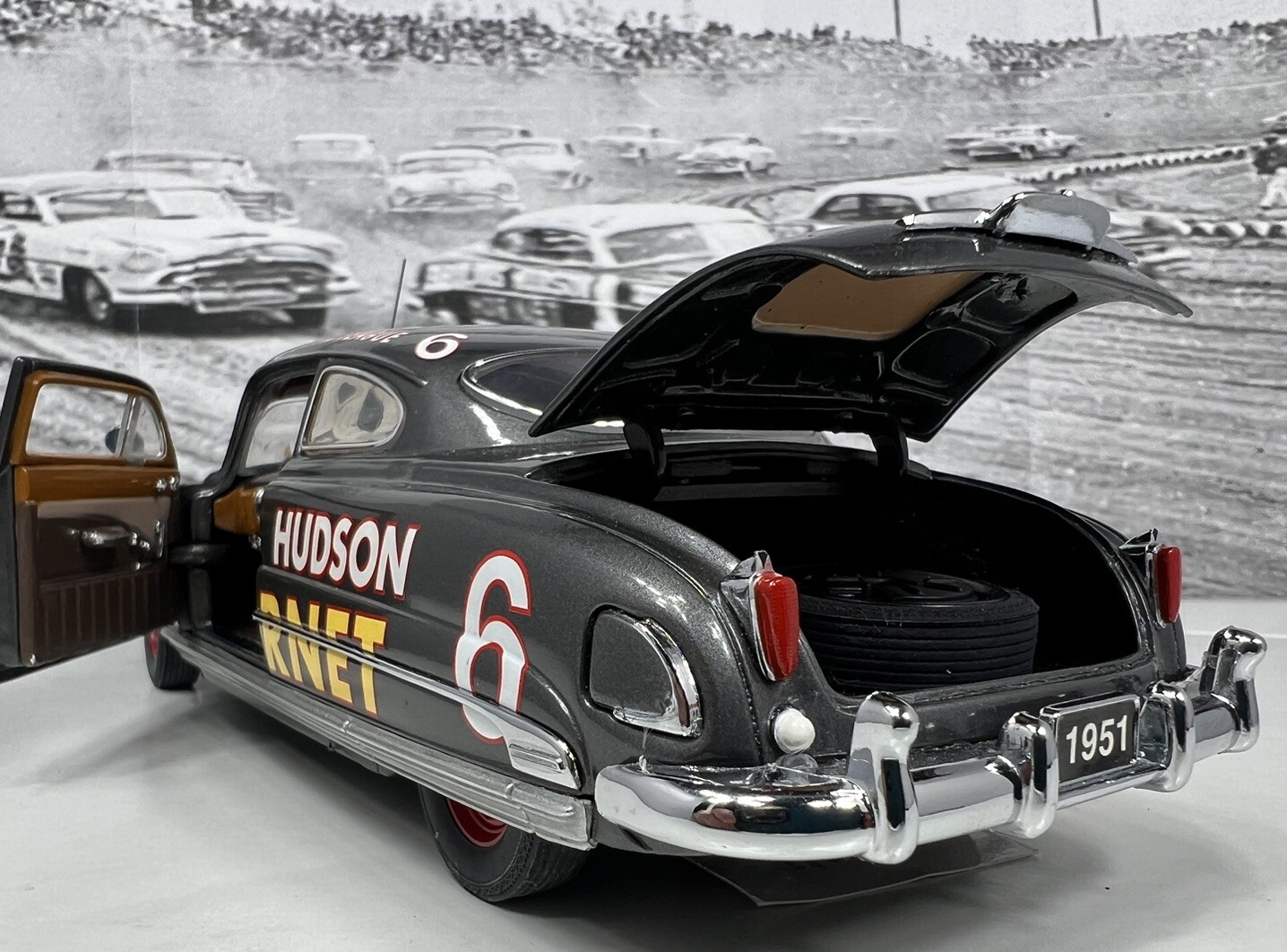 Franklin Mint 1951 Hudson Hornet Coupe #6 Stock Car Gray 1:24 – RARE Papers